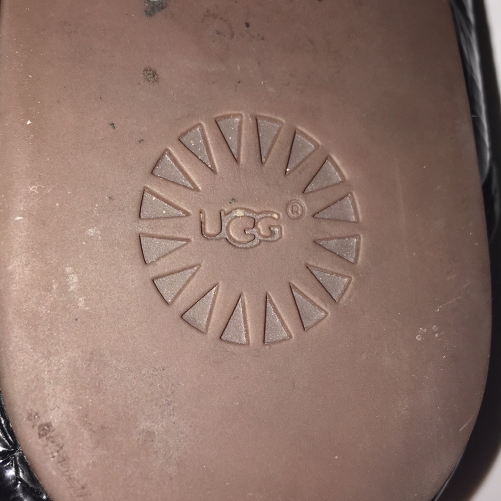 UGG black flats size 7 Good condition. - Picture 14 of 16